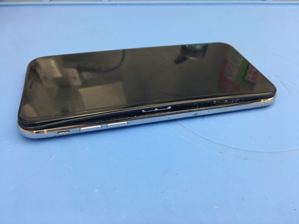 Iphone Xのバッテリー膨張 Iphone修理ジャパン川越店スタッフブログ