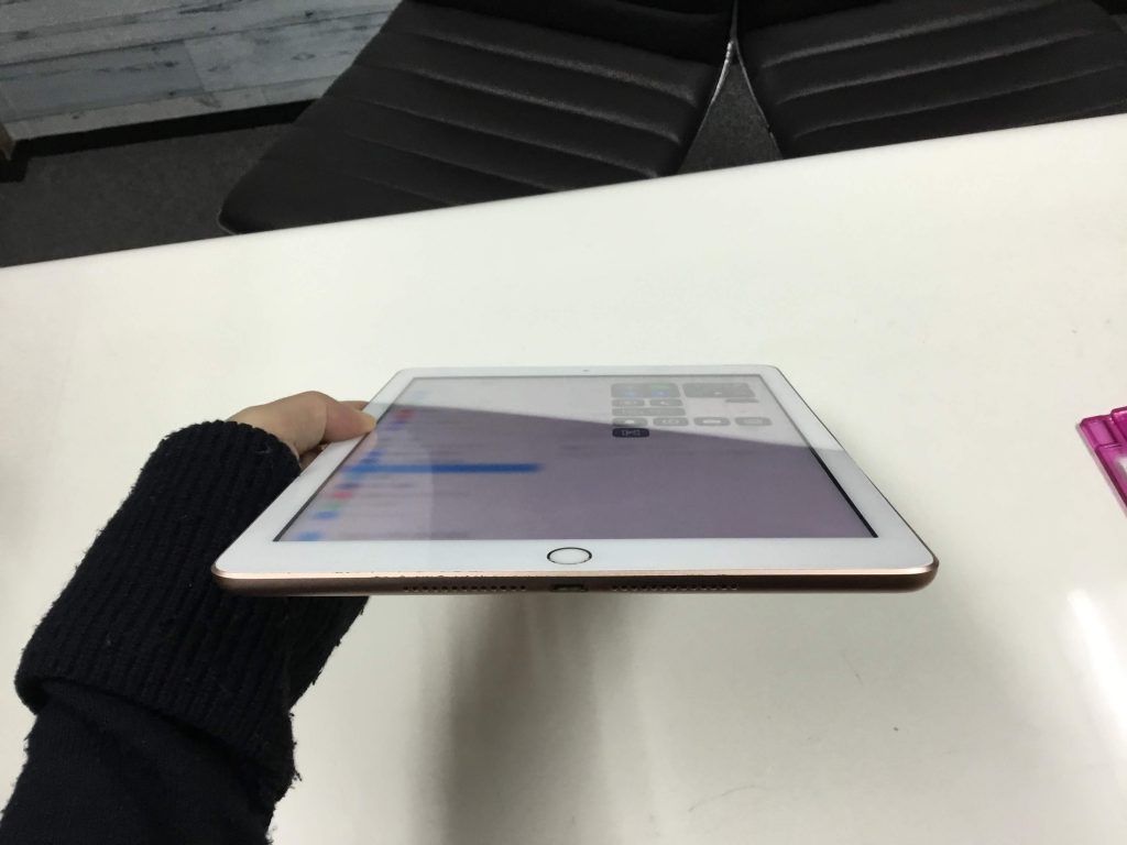 いよいよ人気ブランド KAKUSIGA For 2018 iPad 9.7” 第6世代 A1893 A1954 交換修理用タッチパネル LCDなし  ホームボタンなし フ