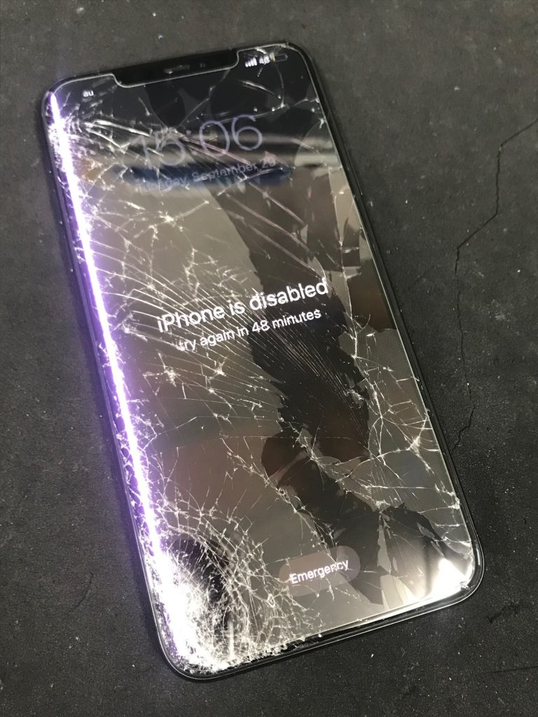 iPhone11ProMaxのガラス割れ・タッチ不良も画面修理で即日直しましょう 