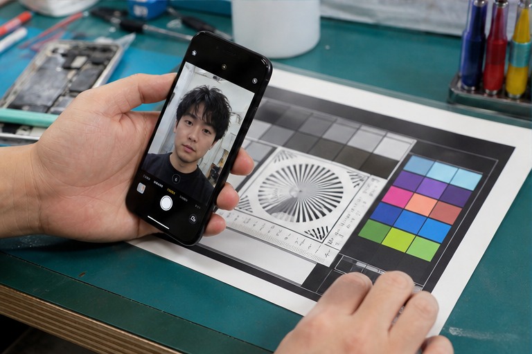 不具合が起きたiPhoneの点検イメージ