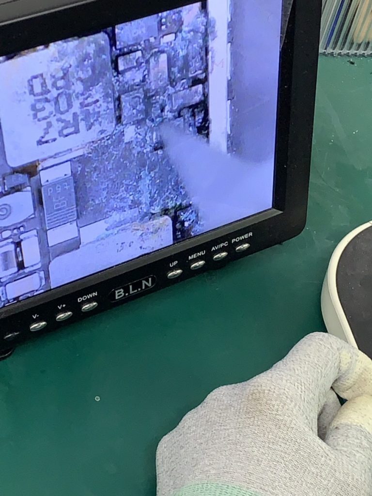 iPhoneの中枢を担う基板について