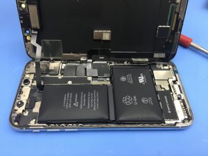 iPhone Xのバッテリー膨張。