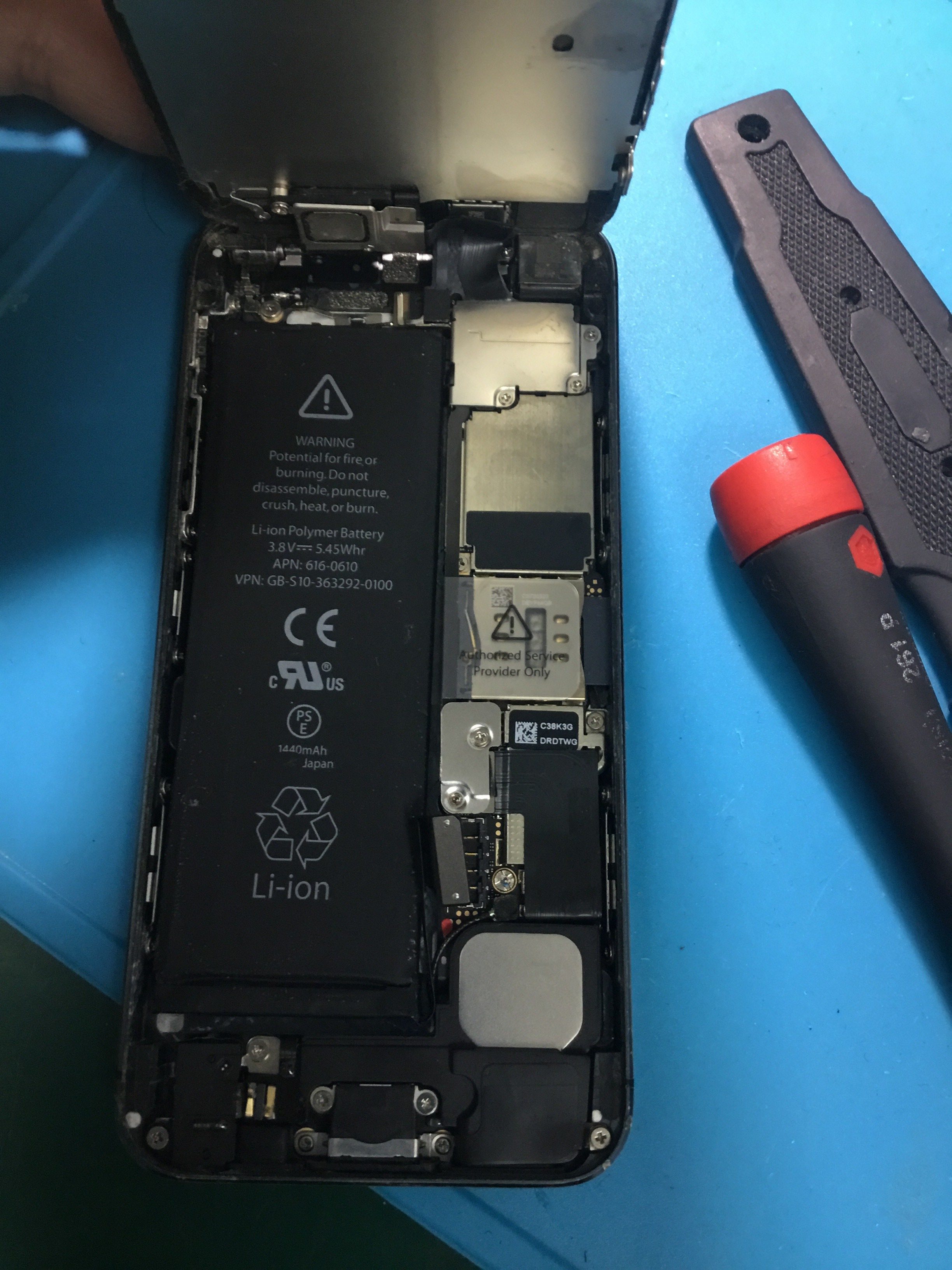 第17回　古い端末も修理可能！iPhone5 水没修理