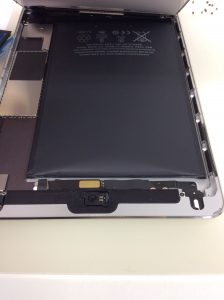 バッテリー膨張は危険です！早めの交換を。