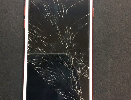 iPhone7のガラス破損。