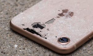 外出中のスマホ使用はご注意！