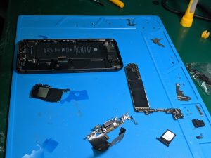 ライトニング交換は部品が沢山