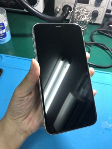 iPhoneXRガラス割れ+液晶漏れ
