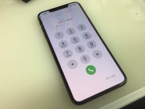 iPhoneXsMax 画面修理承りました！！