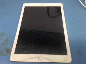 iPadAir2　画面修理でご来店！