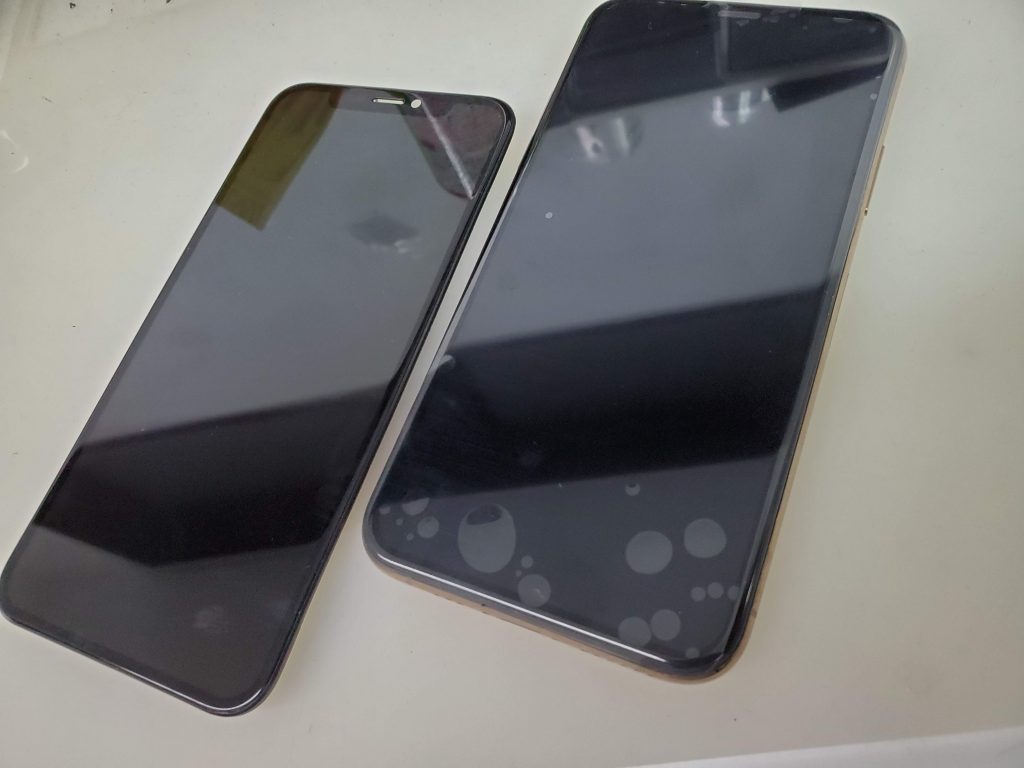 iPhone Xs 有機ELディスプレイ・LCDディスプレイにも交換対応中！
