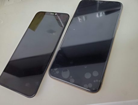 iPhone Xs 有機ELディスプレイ・LCDディスプレイにも交換対応中！