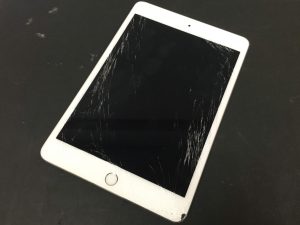 iPadmini4　画面破損を修理！