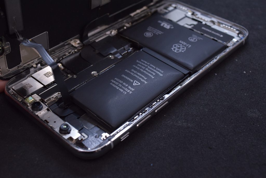 Iphone Xのバッテリー膨張 その原因とは 解決の方法について Iphone修理ジャパン池袋店スタッフブログ