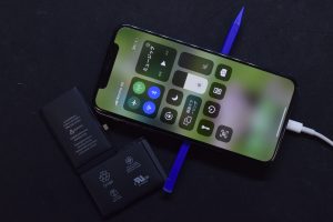 iPhone Xのバッテリー膨張…その原因とは？解決の方法について