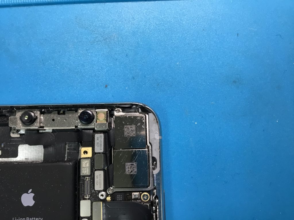 Iphonexのフレーム 歪みは元に戻ることはありません それでも応急処置は可能 Iphone修理ジャパン秋葉原店スタッフブログ