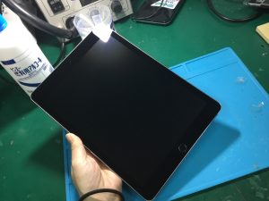 iPad Pro バリバリの画面割れにはフレーム修正（無料）も必須！