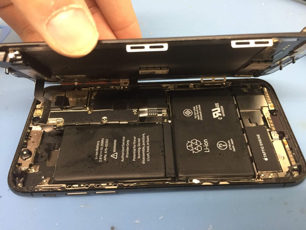 冬なのにiPhoneが水没する？お風呂はスマホの寿命が縮むかも【防水性能の過信はダメ！絶対！】