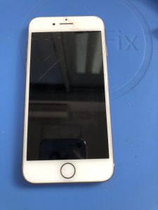 iPhone 8　液晶交換で綺麗に！