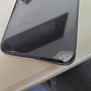 iPhoneXの画面がつかない！？故障の原因とは？