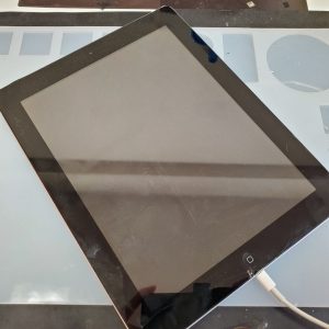 iPad4　の画面割れも即日で修理可能！
