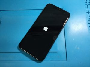 iPhoneX アップデート失敗によるリンゴループ【水没でも多発！！バックアップを忘れずに！】