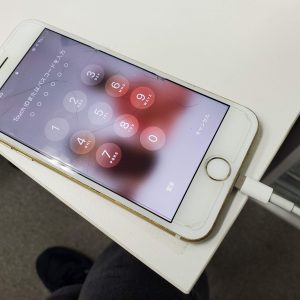 iPhoneの充電ケーブルが折れて充電出来なくなった！？そんな時も修理で解決します！