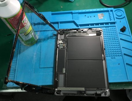 【2019新型】iPad7ガラス割れ修理