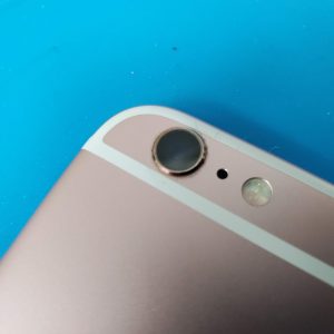 iPhoneのカメラがブルブル震える！？摩訶不思議な現象【カメラってこんな動きするんだね】