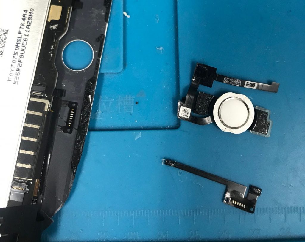 iPad mini4　ガラス割れ画面修理