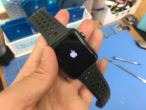 Applewatchが強制初期化を繰り返す…驚きの原因。