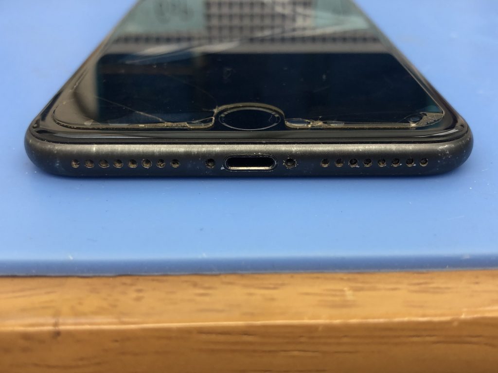 iPhone8Pライトニング交換