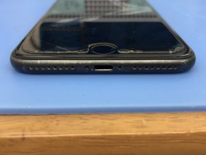 iPhone8Pライトニング交換