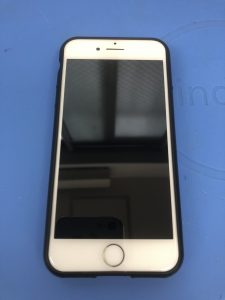 iPhone7液晶交換☆レッド