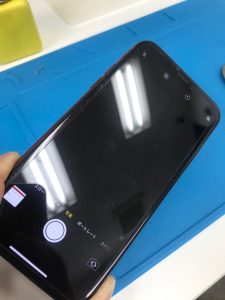 アウトカメラが真っ暗！iPhone XR カメラ修理