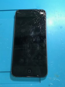 iPod touch 6 のガラス割れも画面修理で即日直しましょう！