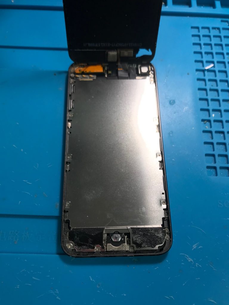 Ipod Touch 6 のガラス割れも画面修理で即日直しましょう Iphone修理ジャパン秋葉原店スタッフブログ