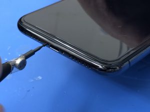 iPhone Xs MAXが水没。iPhoneのデータ復旧・水濡れ、水没修理ならお任せください！