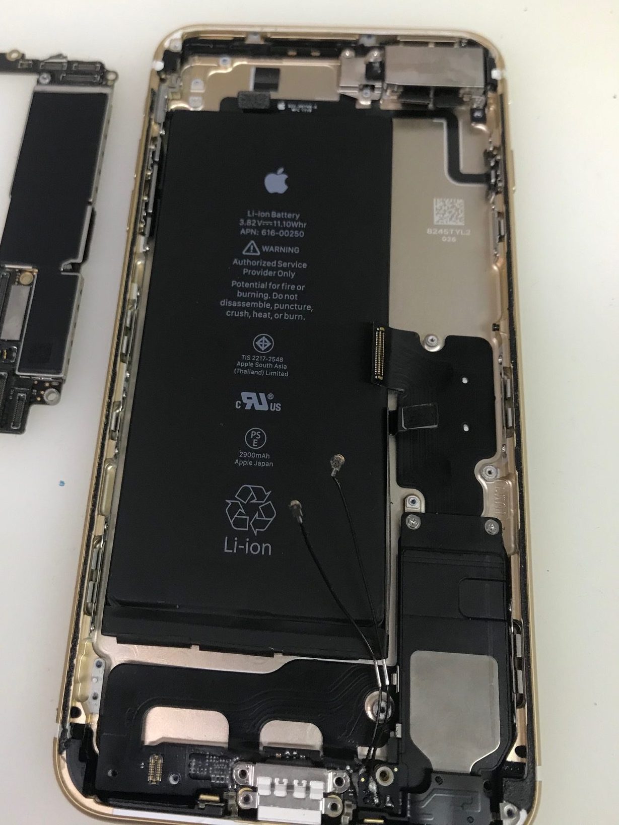 iPhone 7 Plus ライトニングコネクタ修理