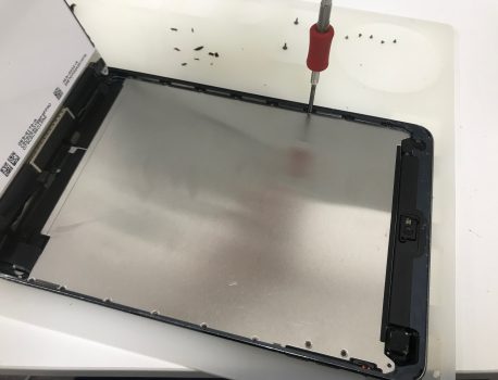 iPad mini のガラス割れ修理も即日！