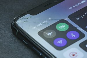 iPhoneが壊れたらどうする？原因別の対処法