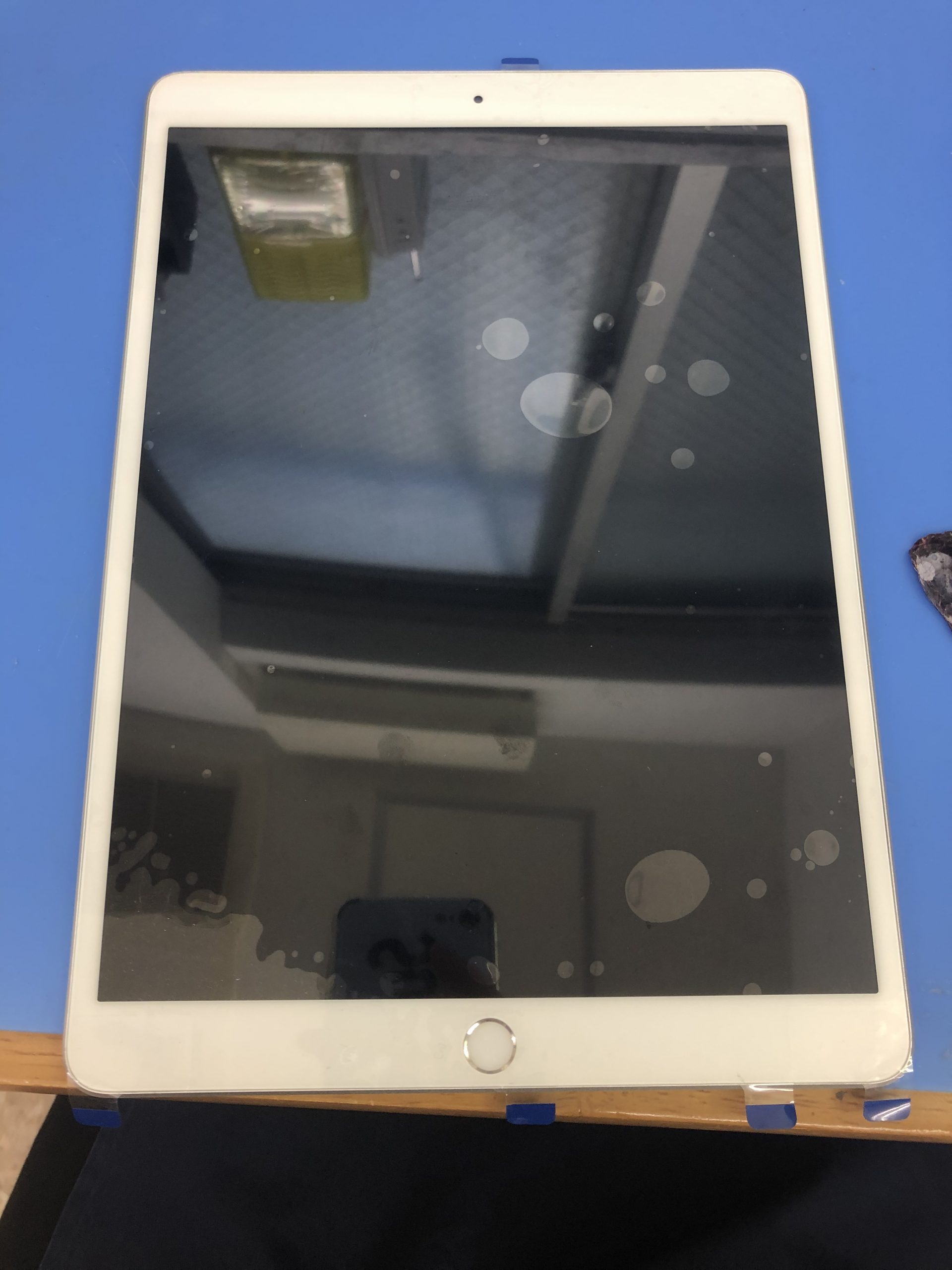 iPadAir3液晶交換！Air1/2修理と一緒と思わない事が修理のコツ！