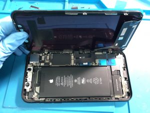 【水濡れ注意】iPhoneの液晶は水が染みやすい