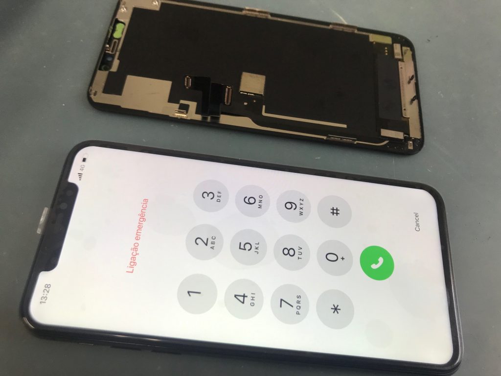 iPhone11ProMaxのガラス割れ・タッチ不良も画面修理で即日直しましょう♪iPhone修理ジャパン秋葉原店スタッフブログ