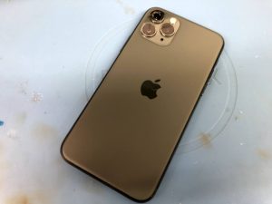 iPhone 11 Pro の カメラ レンズ割れ の 修理 も即日対応出来ます！