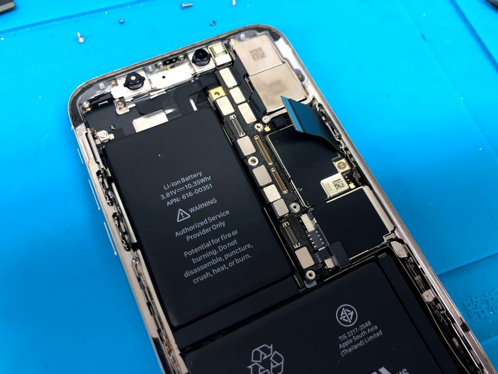 修理あるある Iphonexが水没で充電出来ない 充電コネクターは水濡れで壊れやすい Iphone修理ジャパン渋谷店スタッフブログ