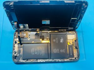 ✨アイフォン修理店✨【iPhone修理ジャパン下高井戸店】