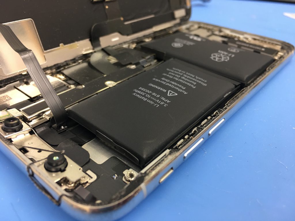 バッテリーの膨張が原因で液晶破損 Iphone修理ジャパン川越店スタッフブログ