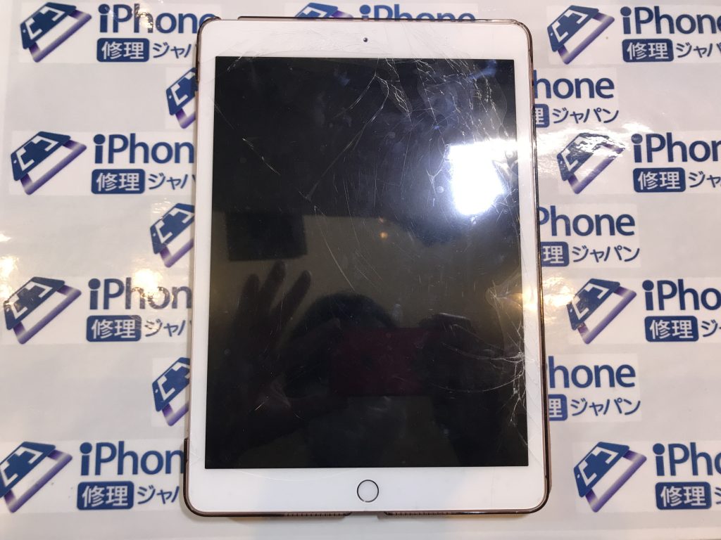 iPad修理です。