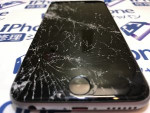 アイフォン画面損傷修理